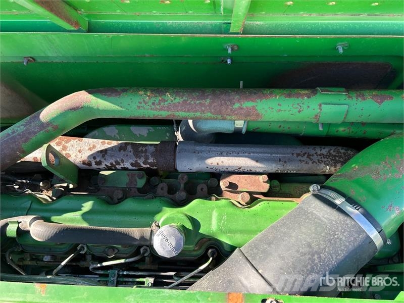 John Deere 9600 Combine harvesters