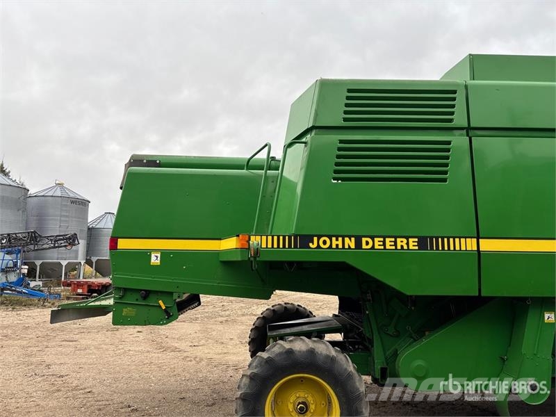 John Deere 9600 Combine harvesters