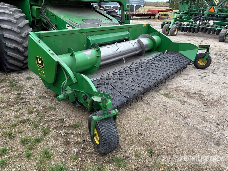 John Deere 9600 Combine harvesters