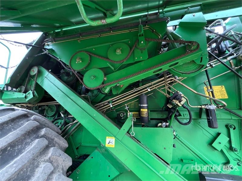 John Deere 9600 Combine harvesters