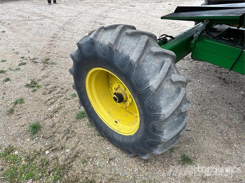 John Deere 9600 Combine harvesters