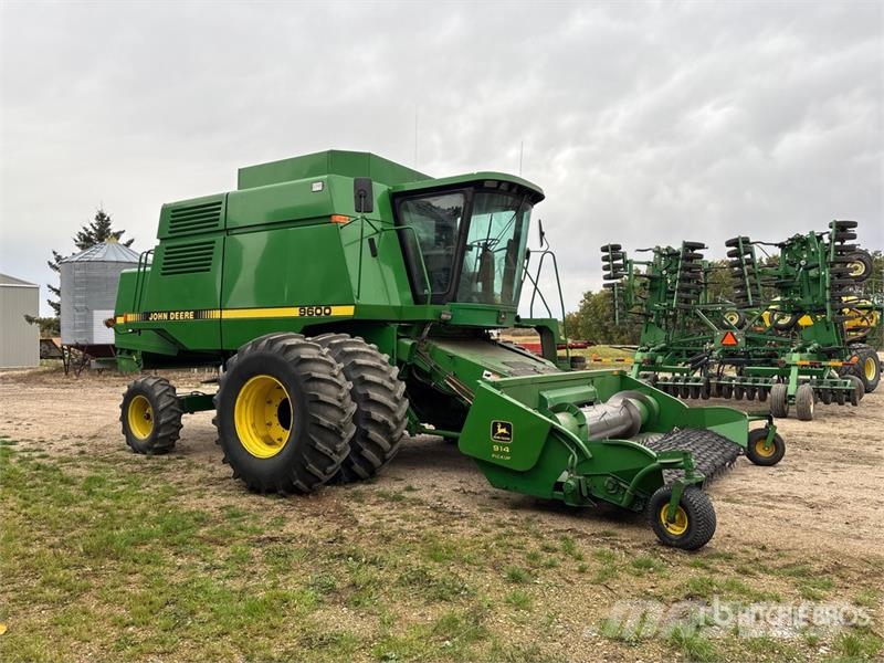 John Deere 9600 Combine harvesters