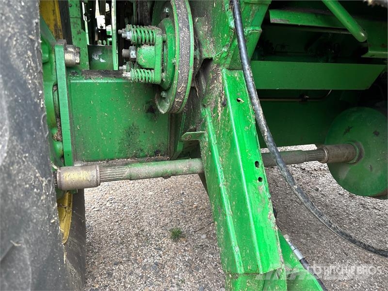 John Deere 9600 Combine harvesters