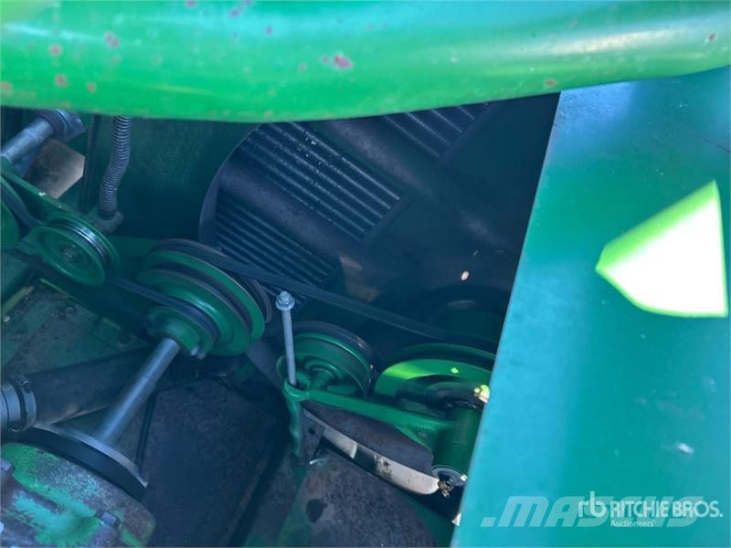 John Deere 9600 Combine harvesters