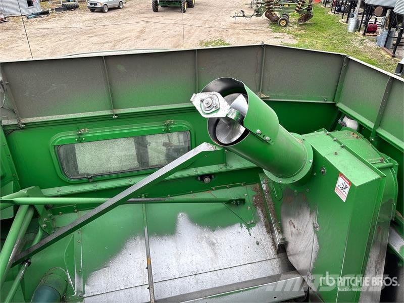 John Deere 9600 Combine harvesters