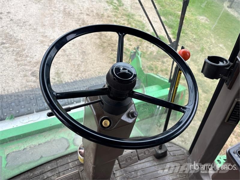John Deere 9600 Combine harvesters