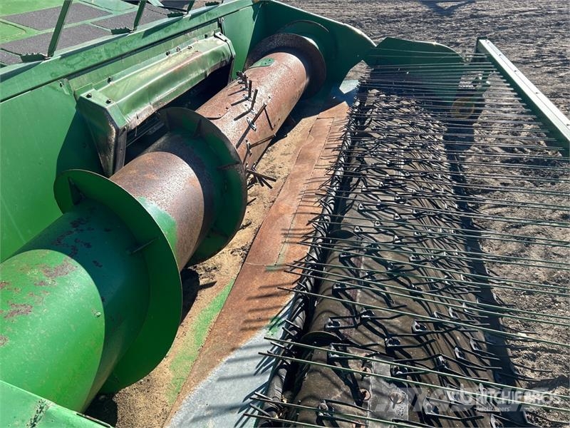 John Deere 9600 Combine harvesters