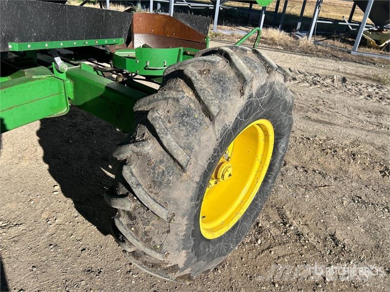 John Deere 9600 Combine harvesters
