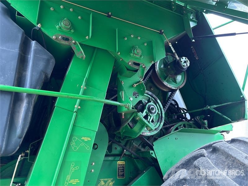 John Deere 9600 Combine harvesters
