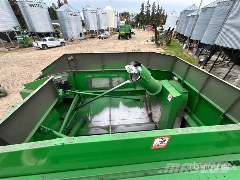 John Deere 9600 Combine harvesters