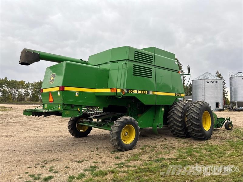 John Deere 9600 Combine harvesters