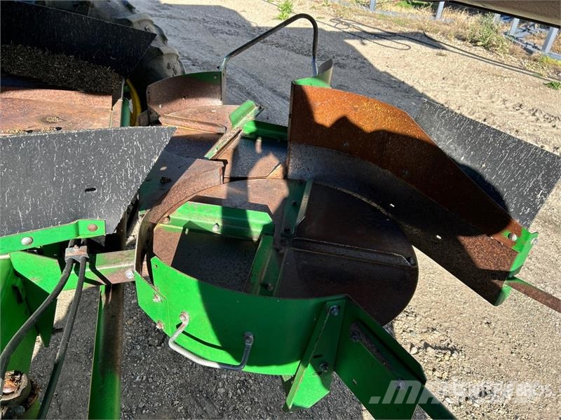 John Deere 9600 Combine harvesters