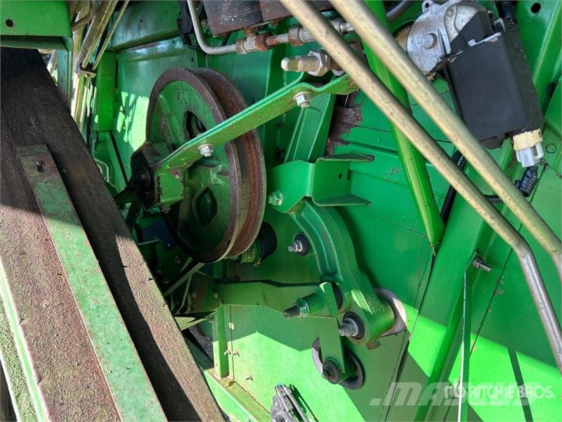 John Deere 9600 Combine harvesters