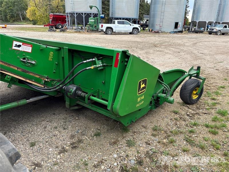 John Deere 9600 Combine harvesters