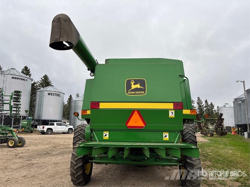 John Deere 9600 Combine harvesters