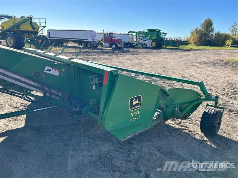 John Deere 9600 Combine harvesters