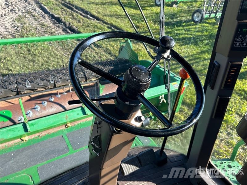 John Deere 9600 Combine harvesters