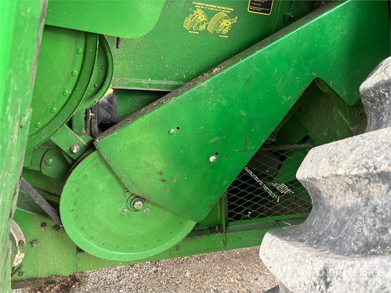 John Deere 9600 Combine harvesters