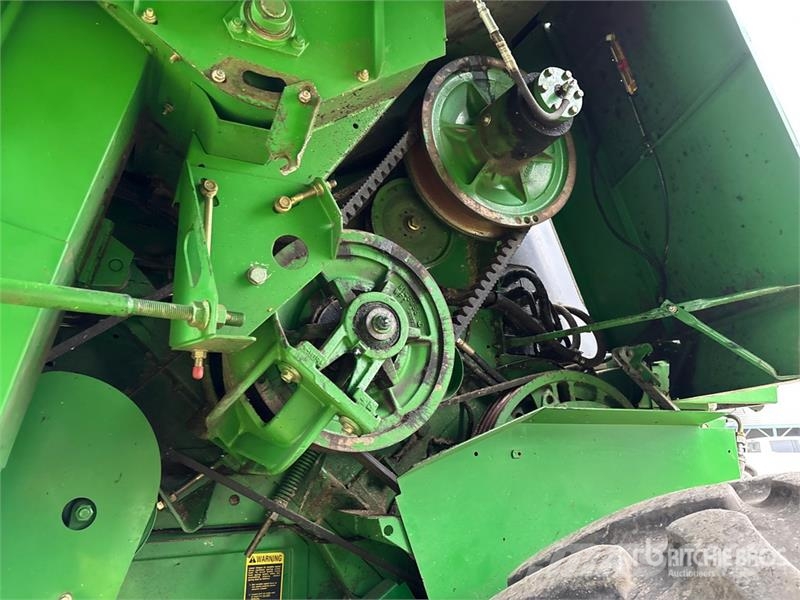 John Deere 9600 Combine harvesters