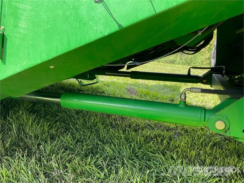 John Deere 9750 STS Mähdrescher