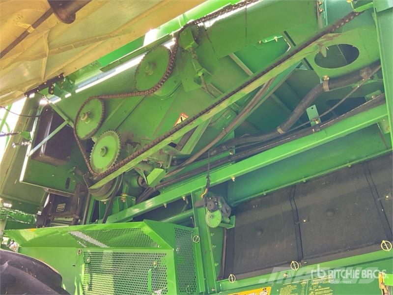 John Deere 9750 STS Mähdrescher