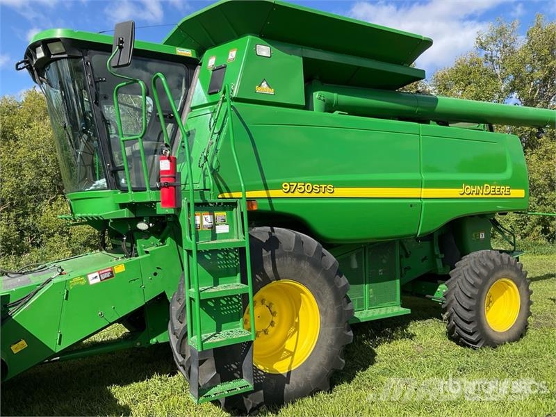 John Deere 9750 STS Mähdrescher