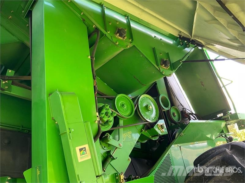 John Deere 9750 STS Mähdrescher