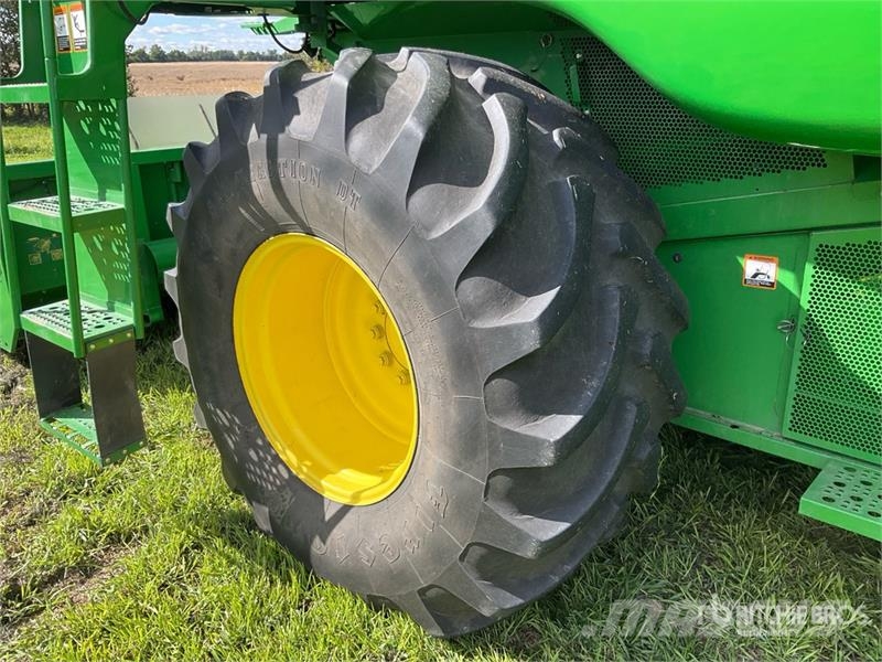 John Deere 9750 STS Mähdrescher