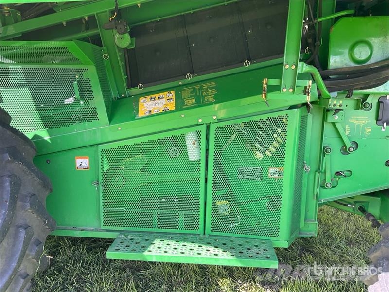 John Deere 9750 STS Mähdrescher
