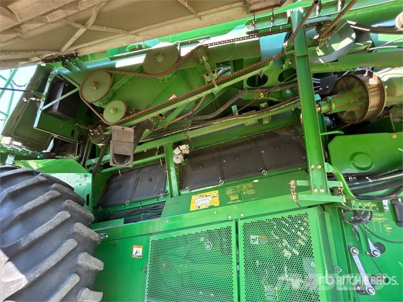 John Deere 9760 STS Combine harvesters