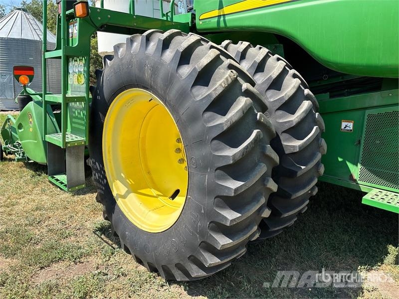 John Deere 9760 STS Combine harvesters