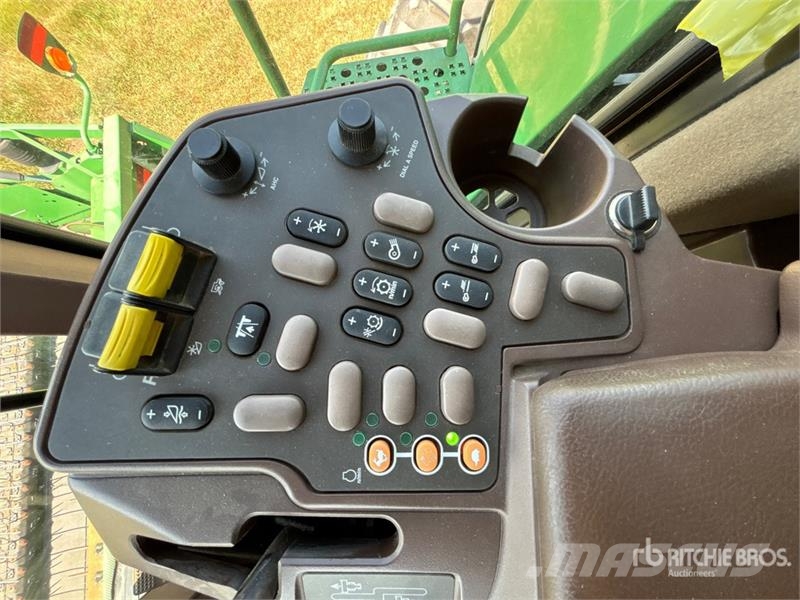 John Deere 9760 STS Combine harvesters