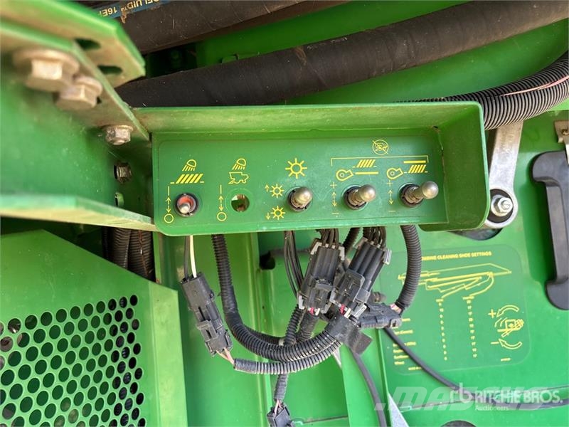 John Deere 9760 STS Combine harvesters