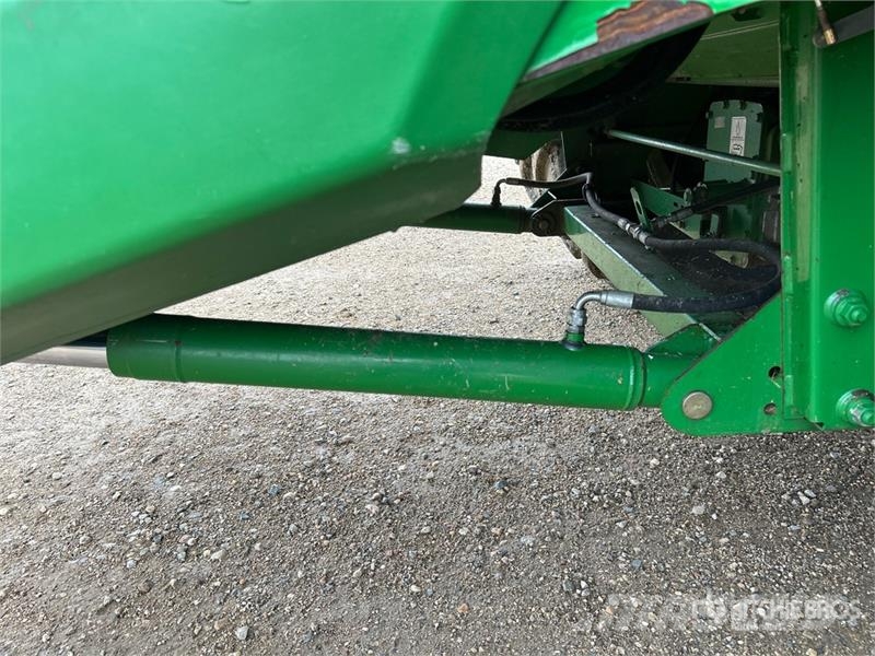 John Deere 9770 STS コンバイン