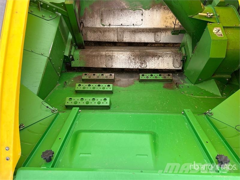 John Deere 9770 STS コンバイン