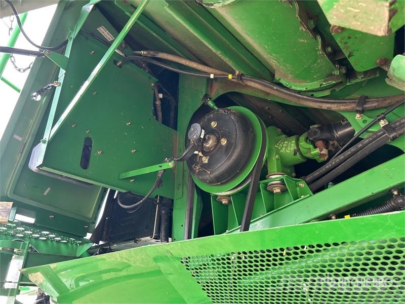 John Deere 9770 STS コンバイン