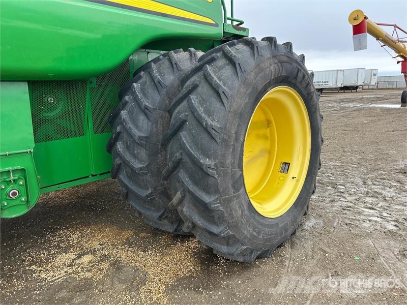 John Deere 9770 STS コンバイン