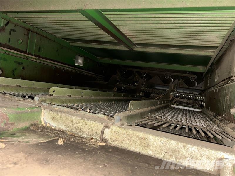 John Deere 9770 STS コンバイン