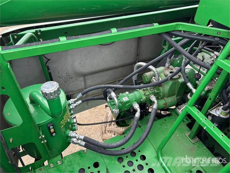 John Deere 9770 STS コンバイン