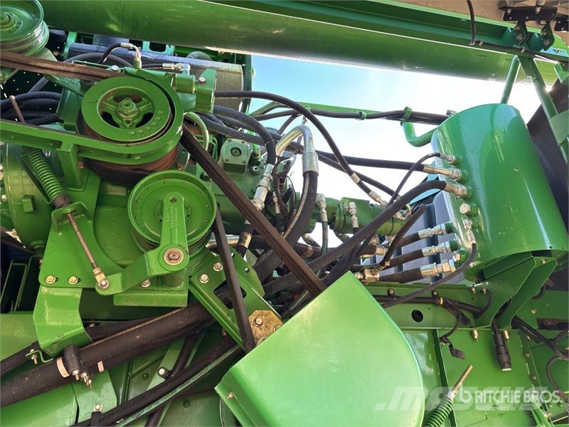 John Deere 9870 STS Mähdrescher