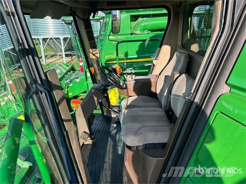 John Deere 9870 STS Зернозбиральні комбайни