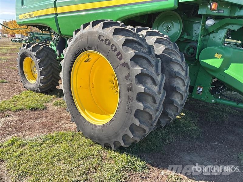 John Deere 9870 STS Mähdrescher