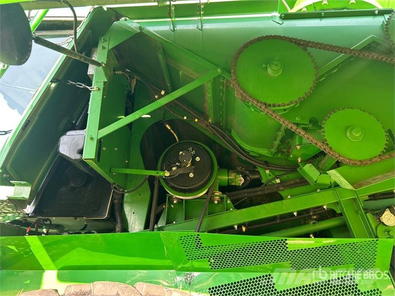 John Deere 9870 STS Зернозбиральні комбайни