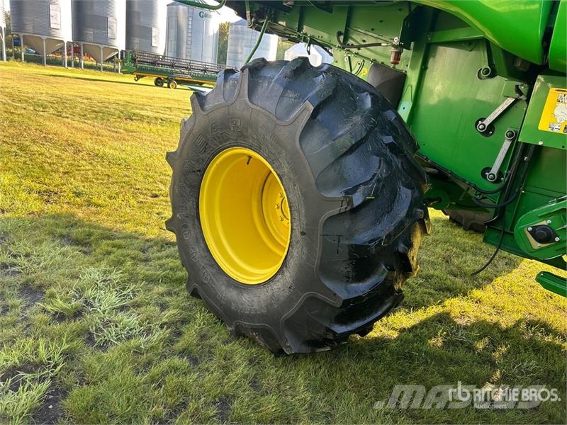 John Deere 9870 STS Зернозбиральні комбайни