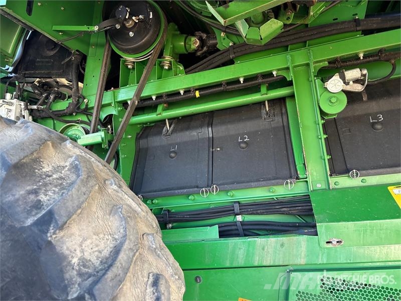 John Deere 9870 STS Mähdrescher