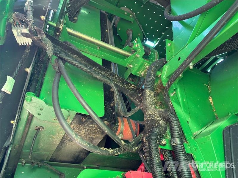 John Deere 9870 STS Mähdrescher