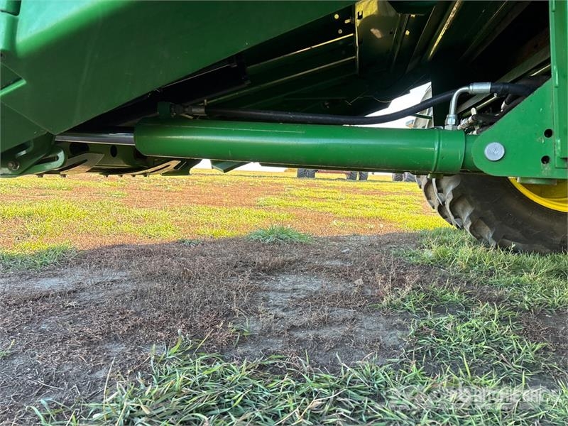 John Deere 9870 STS Mähdrescher