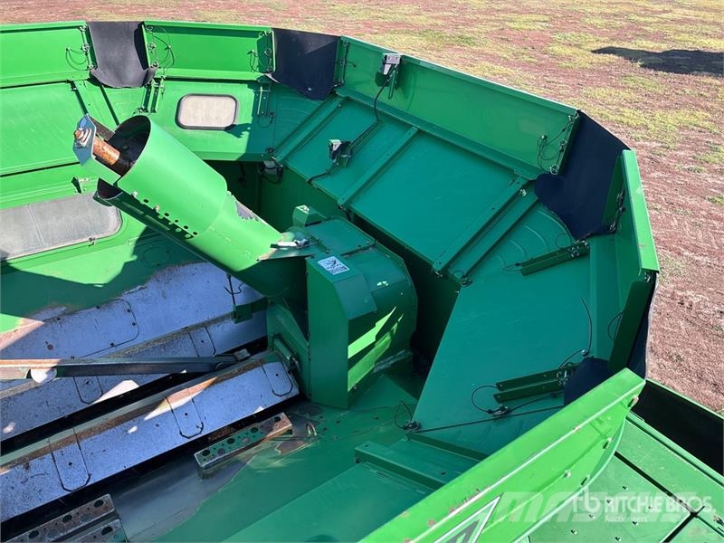 John Deere 9870 STS Mähdrescher