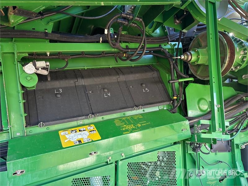 John Deere 9870 STS Mähdrescher