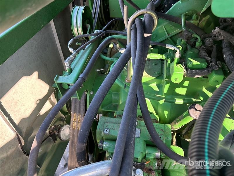 John Deere 9870 STS Mähdrescher